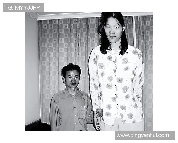 姚明与蛋糕的反义之旅探寻巨人和甜点的奇妙对比与碰撞 姚明与蛋糕的反义之旅探寻巨人和甜点的奇妙对比与碰撞