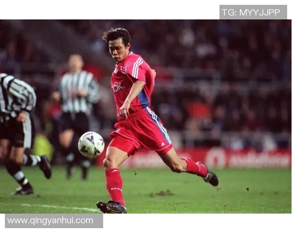 足球明星帅气瞬间集锦展现他们的风采与魅力照片欣赏 足球明星帅气瞬间集锦展现他们的风采与魅力照片欣赏